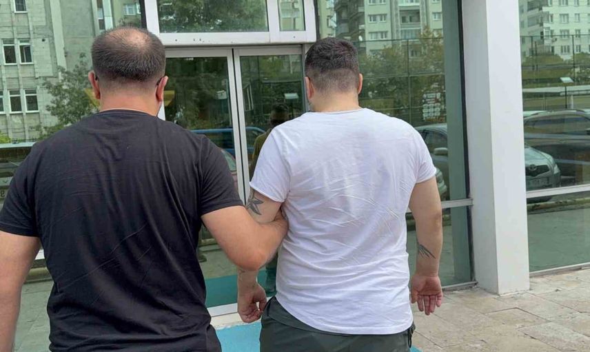 Samsun'da sokakta bıçaklanan kadın ameliyatla yoğun bakıma alındı