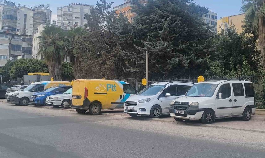 Kaldırım işgaline isyan: tekerlekli sandalyeli birisi olsam oturur ağlardım
