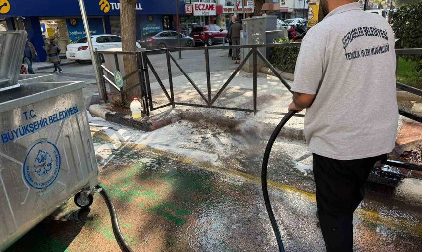 Şehzadeler'de konteyner alanlarında kapsamlı dezenfeksiyon seferberliği
