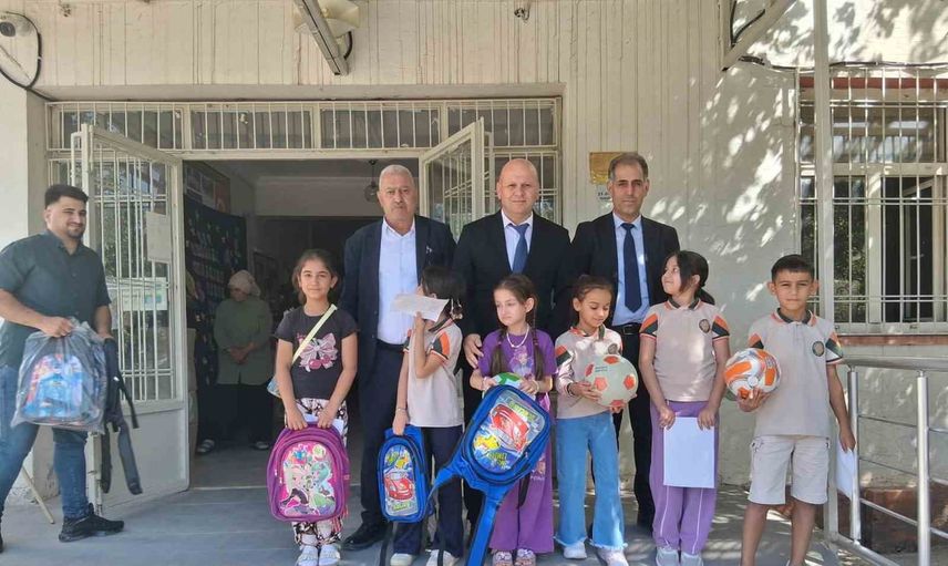 Çermik'te 1. sınıf öğrencilerine çanta ve futbol topu desteği