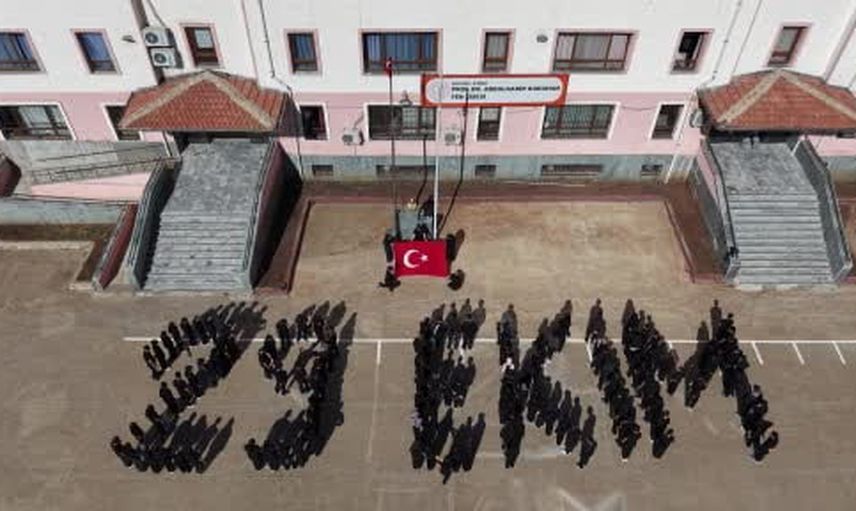 öğrencilerden 29 ekim koreografisi: birlik ve coşku sahnede