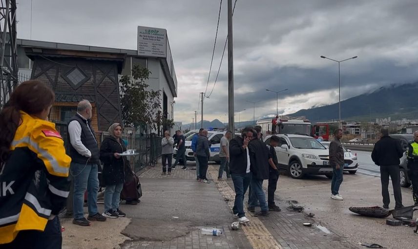 Yağışlı yolda takip tabelasının gölgesinde kaza: elektrikli bisiklet sürücüsü yaşamını yitirdi