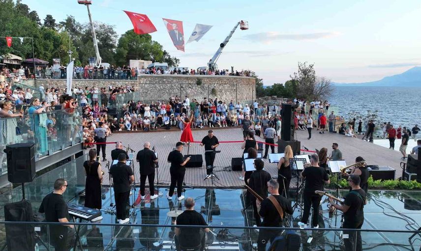 Hıdırlık Kulesi'nde 2 bin yıllık tarihle müzik buluşması