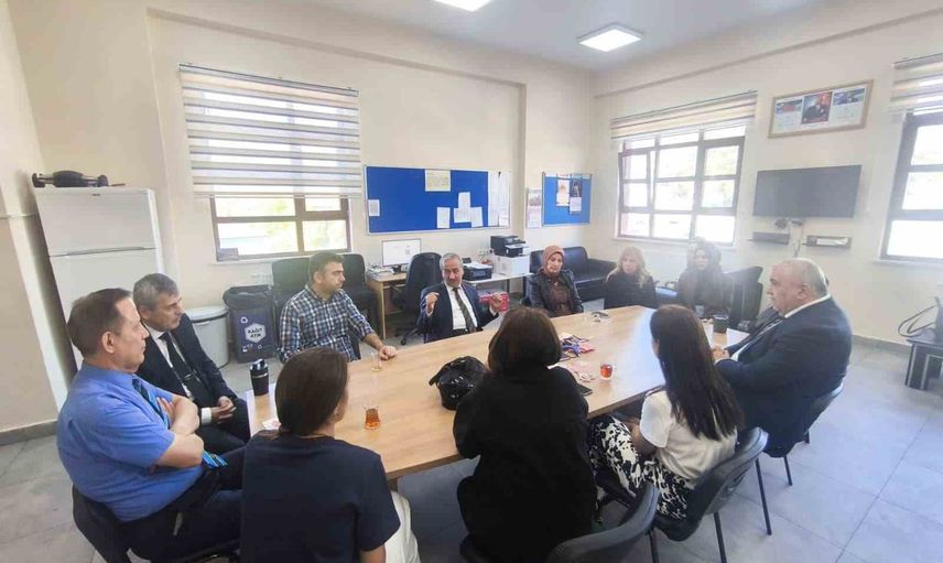 Safranbolu’da öğretmenlerle eğitim gündemi yerinde değerlendirildi