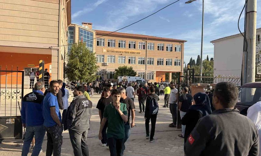 Sabah ders öncesi silah paniği: Turgutlu'da 10 öğrenci yaralandı