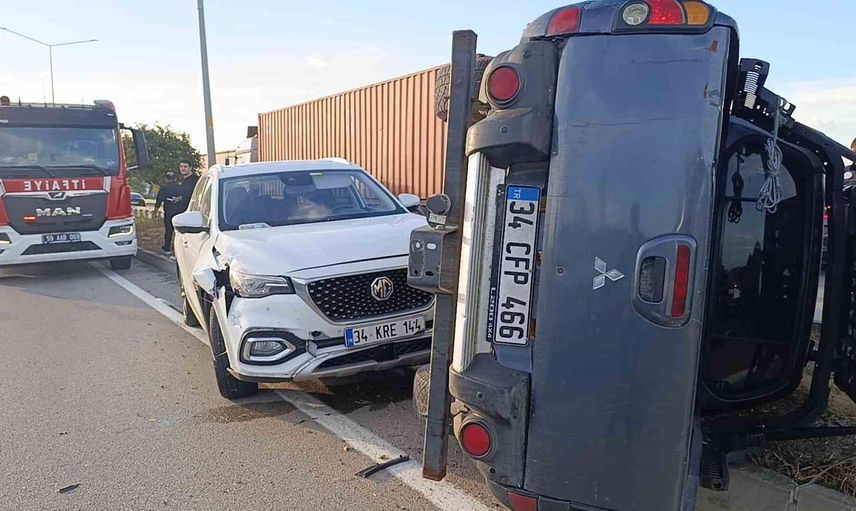 Kaçırıldığı iddia edilen araçla zincirleme kaza: 3 yaralı, çocuk ailesine teslim edildi