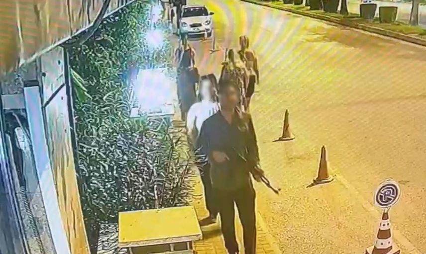 Çolaklı'da plastik tüfekle dolaşan otel çalışanı lojmanda yakalandı