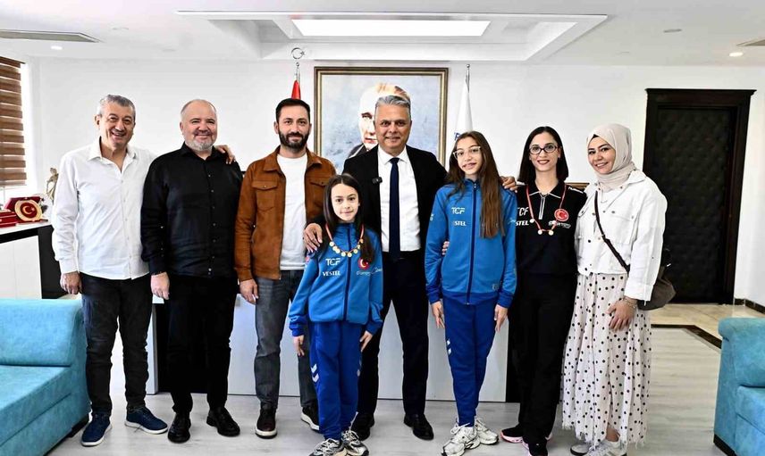 Kardeşlerin Balkan zaferi: Asel Lina iki altınla döndü