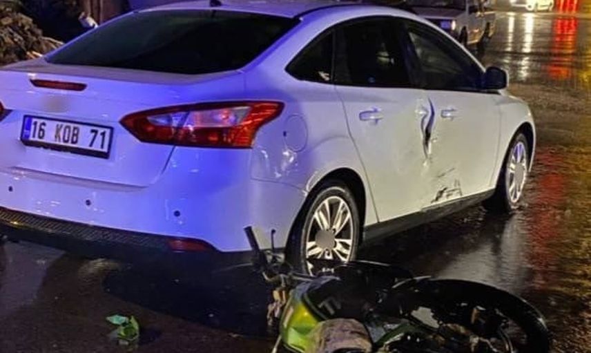 İnegöl'de çarpışma: motosikletten düşen iki kardeş yaralandı