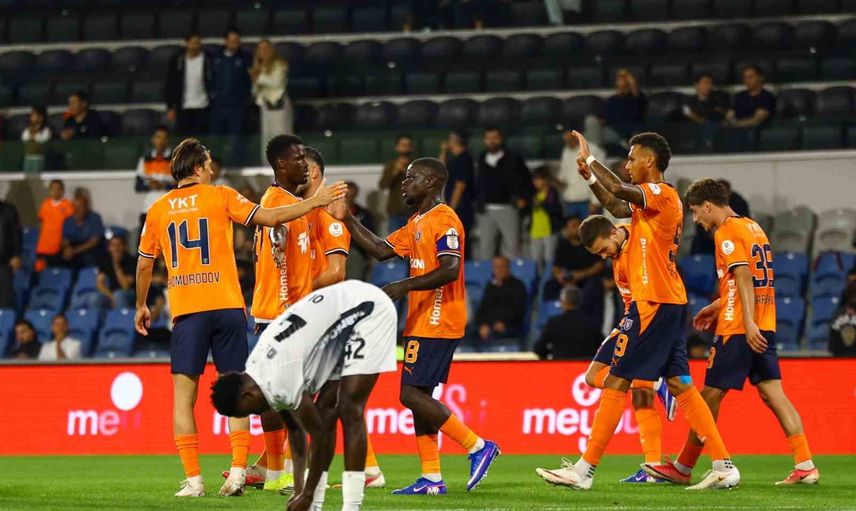 Başakşehir ilk yarıda iki farklı üstünlük sağladı