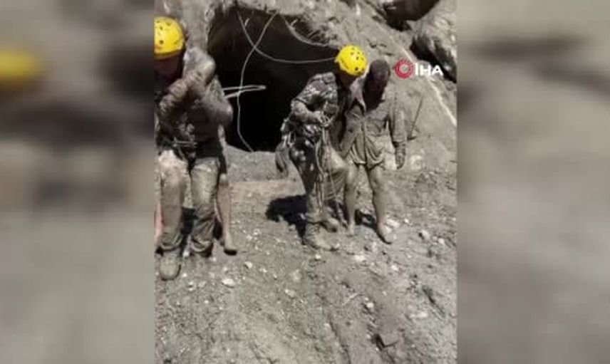 Himalayalar'dan kopan buzul sonrası nehirleri sular altında bırakan selde bilanço ağırlaştı