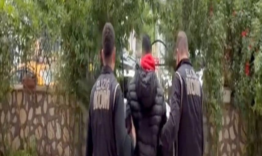 Elazığ'da park halindeki araca ateş açıldı: 5 şüpheli yakalandı
