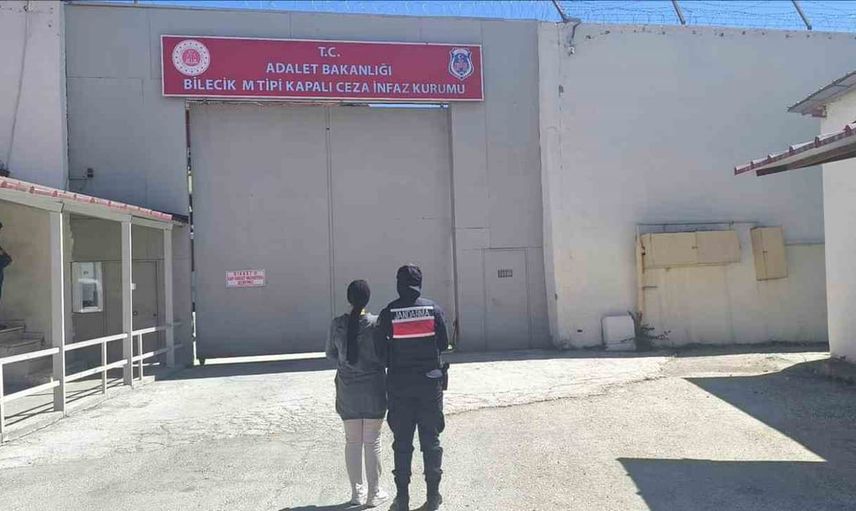 Bilecik’te uyuşturucu ticareti hükümlüsü 4 yıl 2 ay hapis cezasıyla cezaevine gönderildi