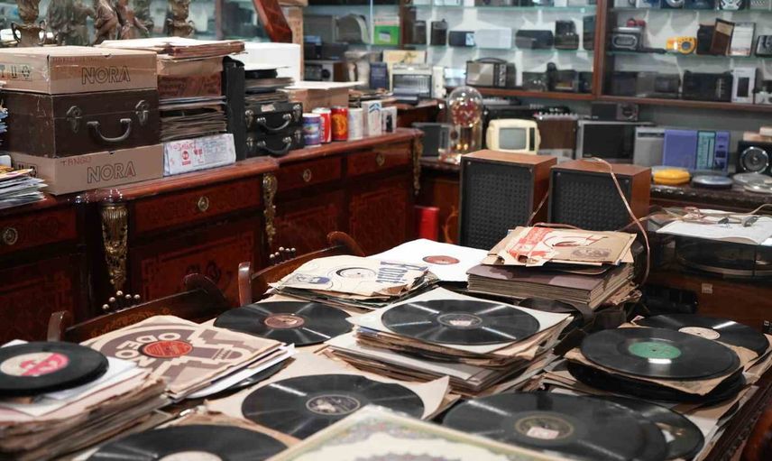 Ankara bitpazarından doğan plak sevdası 40 yılı aştı