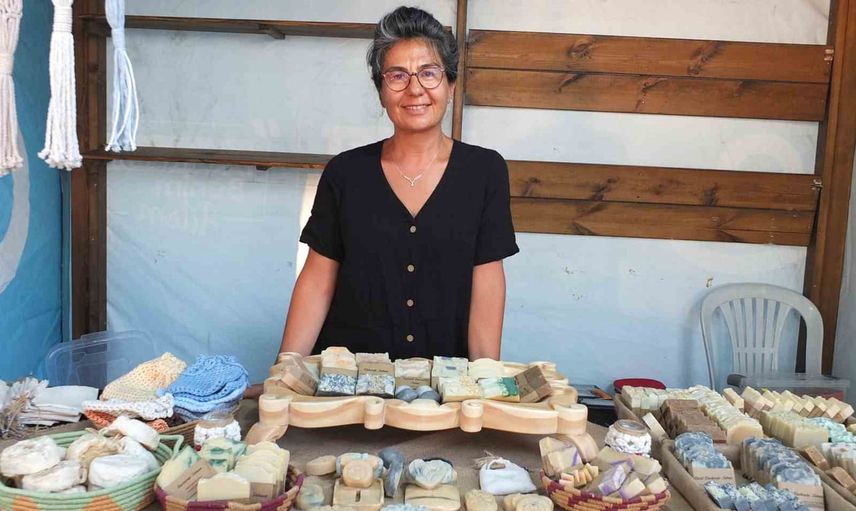 Emekli teknikerin zeytinyağlı sabunları yerel pazarda ilgi görüyor
