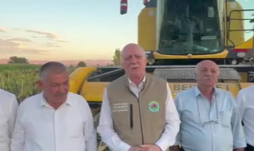 TZOB başkanı tarlada: Kayseri Akın'da ay çekirdeği hasadına katıldı