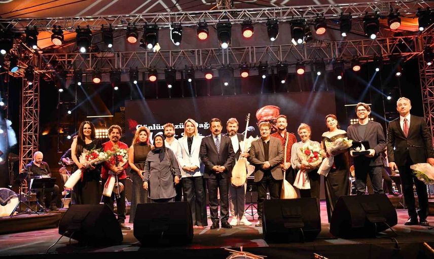 Kırşehir'de neşet ertaş mirasına vefa: meydan müzikle doldu