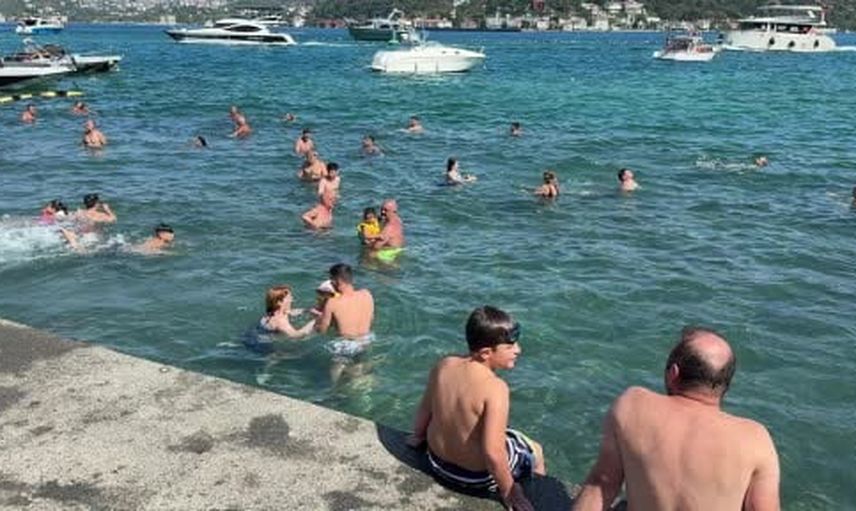 İstanbul'da sıcak havanın etkisiyle parklara ve sahillere yoğun akış