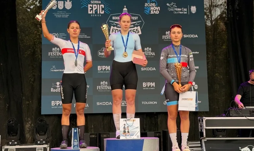 Genç pedalın gururu Nazife Tunçel Sırbistan'da gümüş madalyayla döndü