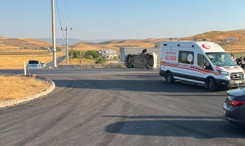 Kurtalan'da köy yolunda çarpışma: iki kişi yaralandı