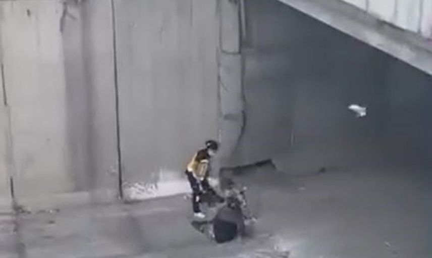 Kaçış sırasında dere atlayışı hastanede bitti: polis müdahalesi kamerada