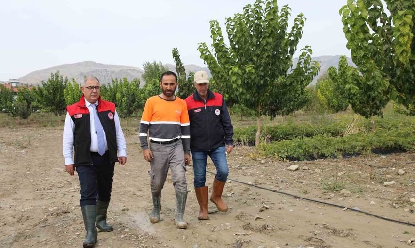 Selin ardından elazığ'da tarımsal işletmelerde hasar tespiti yapıldı