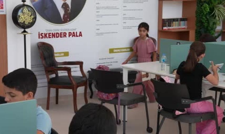 Akçaburgaz'da gençlerin yeni buluşma noktası: İskender Pala Kütüphanesi