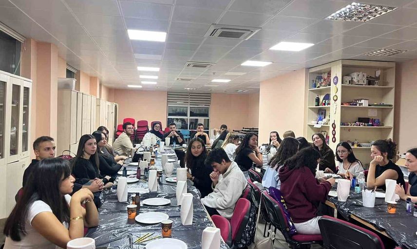 Muğla'da üniversiteli gençler seramikle yaratıcılığını keşfetti