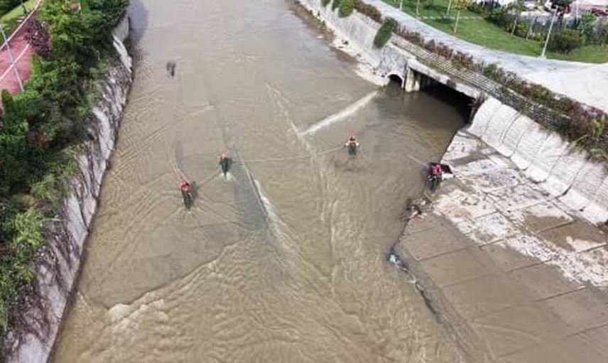 Dron görüntüleriyle Kağıthane’de süren kayıp aramaları