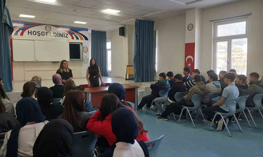 Velilere rehberlik, öğrencilere dijital uyanış İnönü'de
