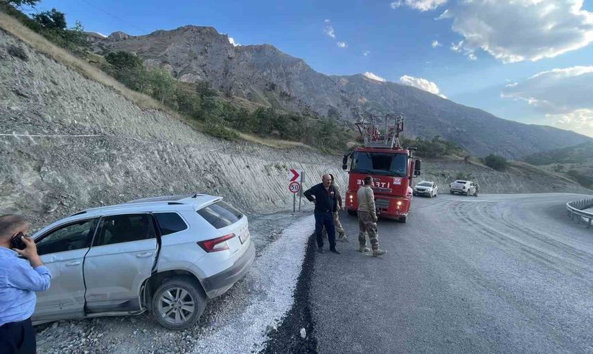 Akçalı'da heyelan yolunda kaza: üç kişi yaralandı
