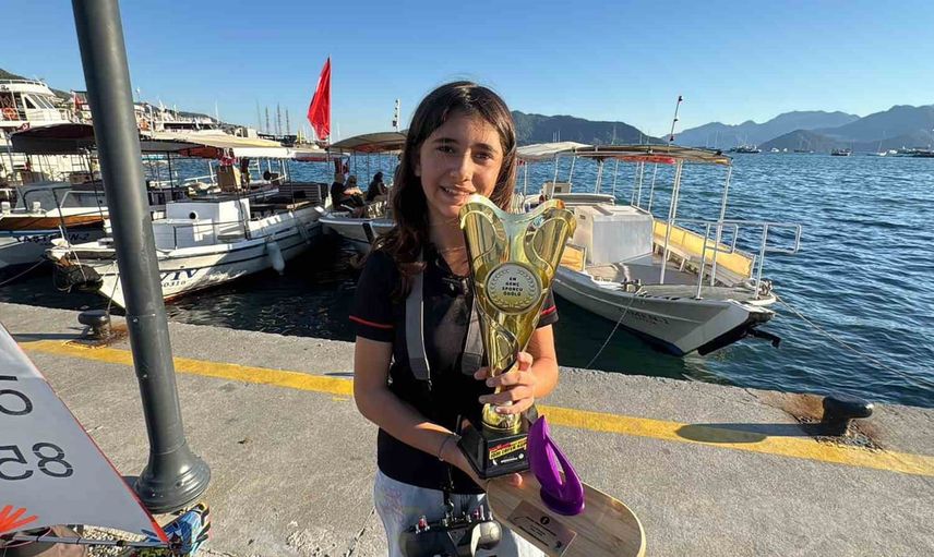 Marmaris'ten ulusal taç: 11 yaşındaki Şana Hatunoğlu kadınlar şampiyonu