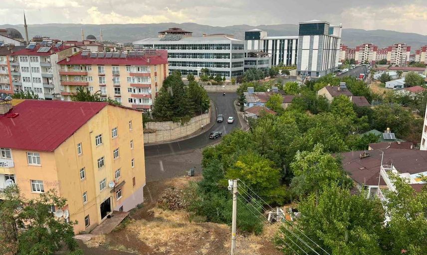 Bingöl'de öğle yağmuru günlük hayatı etkilemedi