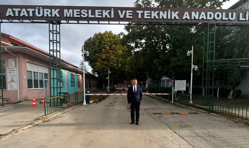 Mezuniyetin ötesinde: Hasan Mandal okula döndü, öğrencilere yol gösterdi
