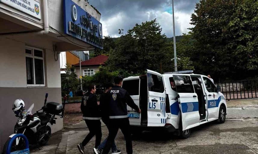 Cide Kasaba Mahallesi'nde tartışma bıçaklı yaralanmayla sonuçlandı, şüpheli tutuklandı