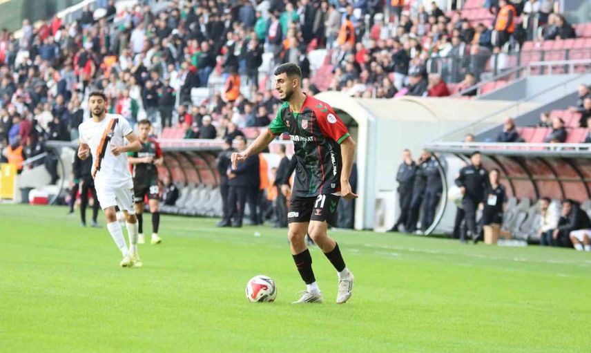 Karşıyaka üç isme yol verdi: transfer görüşmeleri serbest