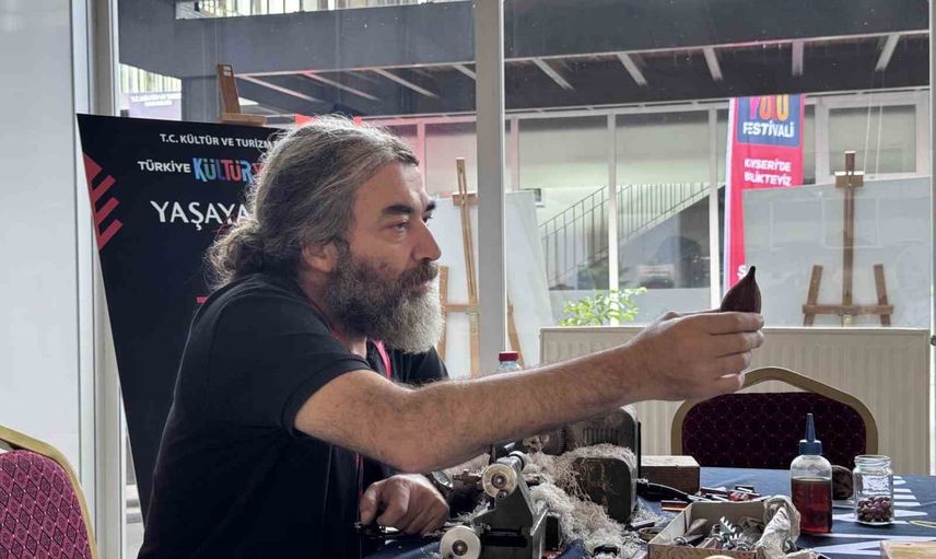 Kayseri tespih geleneğini yaşatmak için ölçü ve sabrı öğretiyor