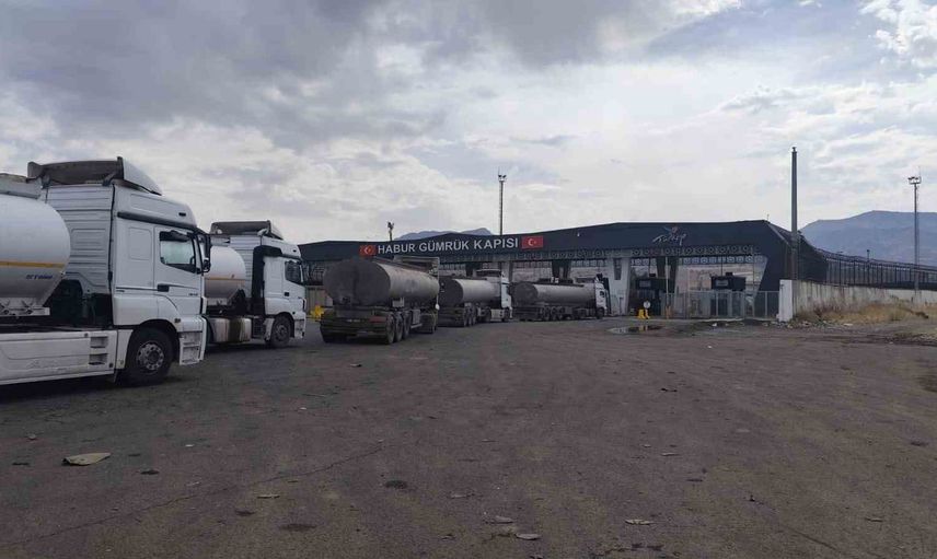 Habur'da tır şoförleri düzenli sevk talep ediyor