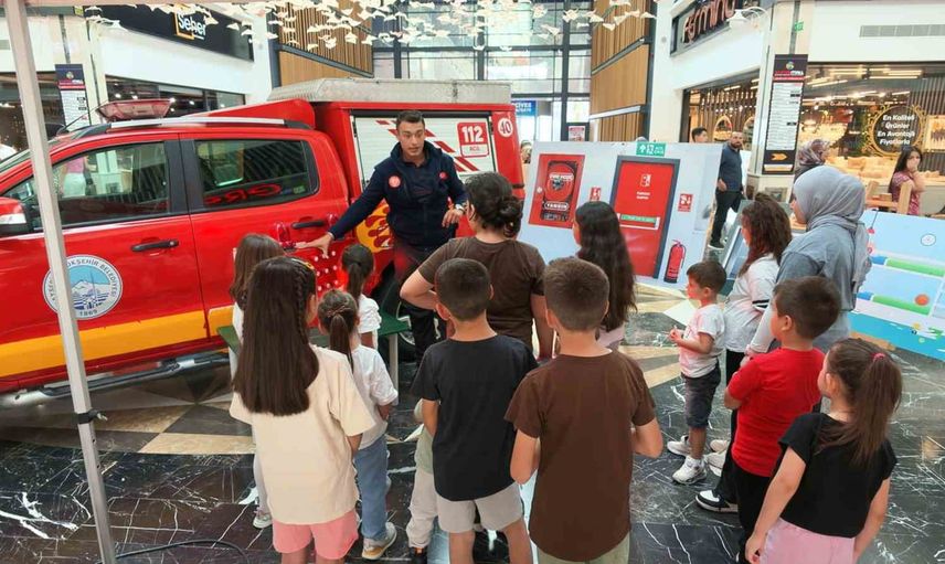 Miniklere itfaiyeciliği sevdiren parkur