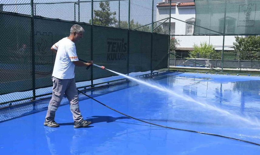 Kuşadası tenis kulübünde sporcular için kapsamlı hijyen seferberliği