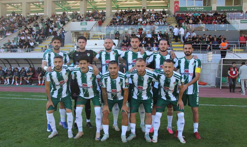 Amasyaspor, Silivrispor'u 2-1 yenerek evinde üç puanı aldı