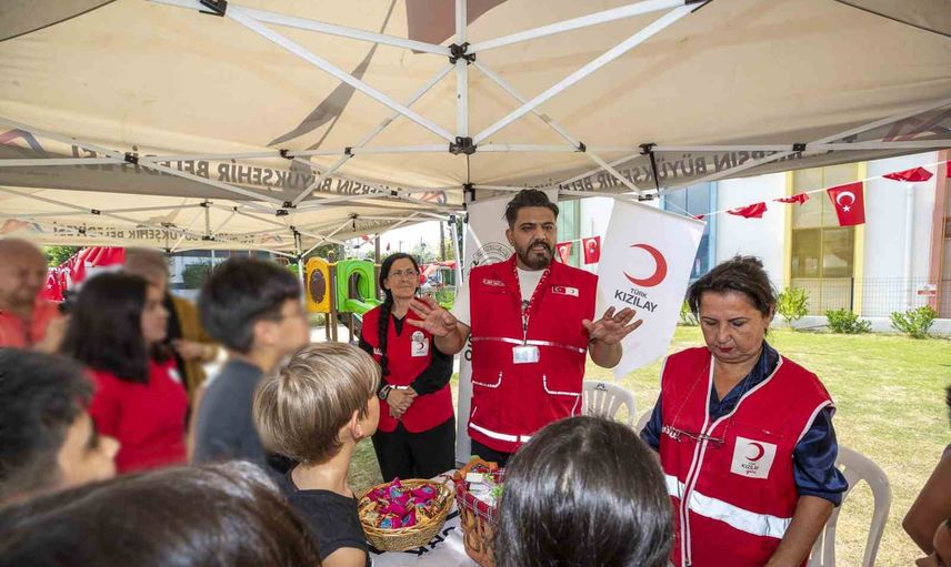 Mersin'de çocuklar sağlık elçisi olarak aileleri ve mahallelerini bilinçlendiriyor
