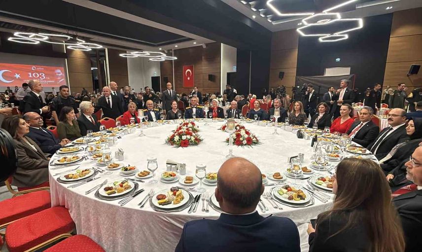 Eskişehir'de birlik ve gurur gecesi: cumhuriyetin 103. yılı resepsiyonla anıldı