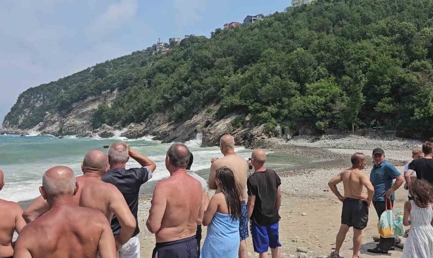 Kıyıya ulaşamayanlar: Zonguldak'ta rüzgârın kabarttığı dalgalar kurtarma ekiplerini harekete geçirdi