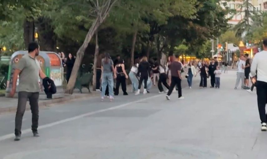 Eskişehir'de kız çocukları arasında sokakta saç çekme kavgası