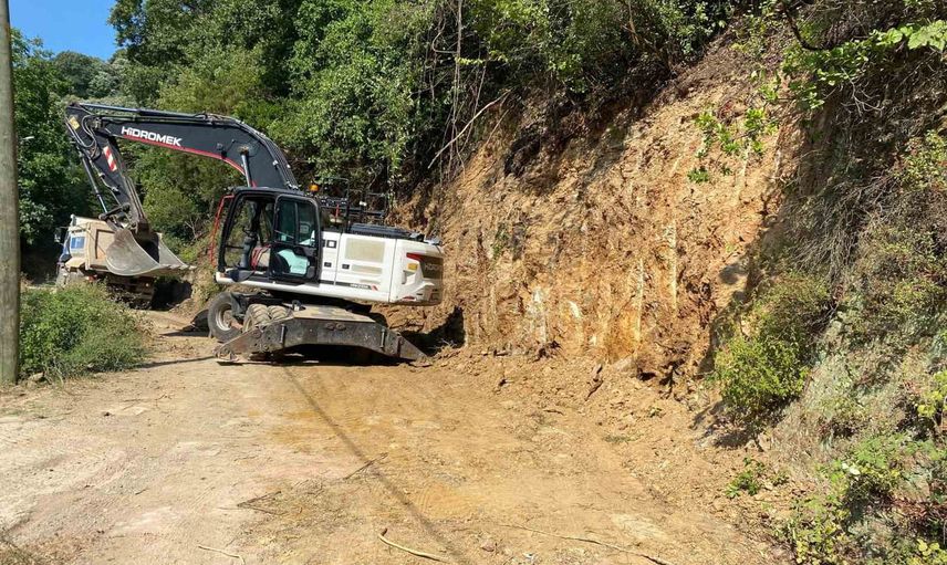 Karacabey'de sahada 12 kilometre: kırsal yollar üreticiye öncelik veriyor