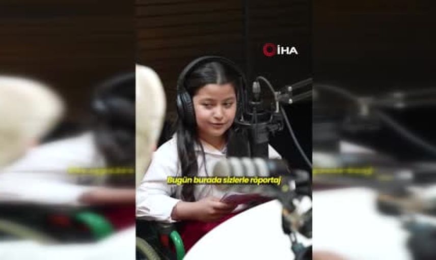 Bakan Göktaş, Gaziantep'te serebral palsili Cansu ile umut dolu sohbet