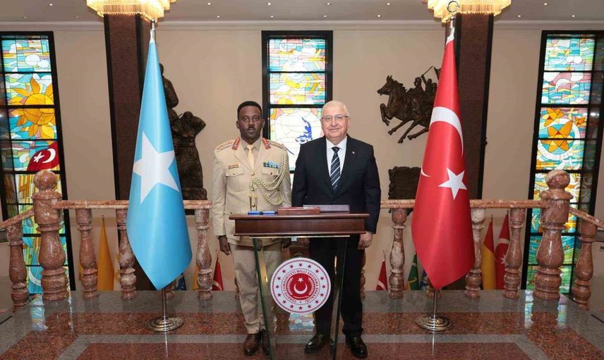 Güler ve Somali genelkurmay başkanı Ankara'da savunma işbirliğini görüştü