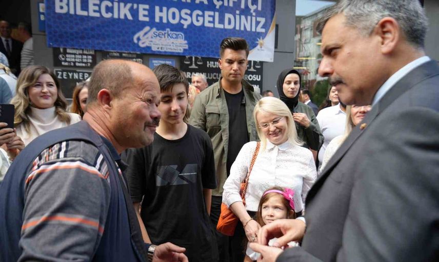 Bilecik'te gönül köprüsü: 'Cin Fatih' Mustafa Çiftçi'ye tespih armağan etti