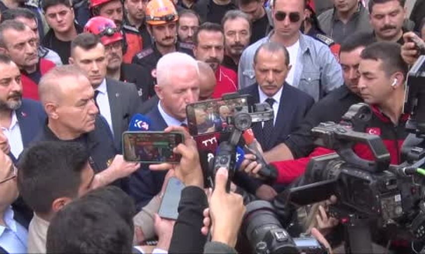 Maltepe'de çöken bina: vali Davut Gül iki can kaybını doğruladı, üç kişi kayıp
